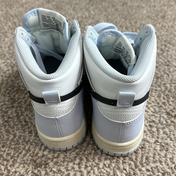 Nike Dunk High Sneakers - Picture 4 of 6